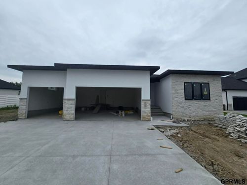 9160 Hillcrest Trl, Lincoln, NE, 68520-1214 | Card Image