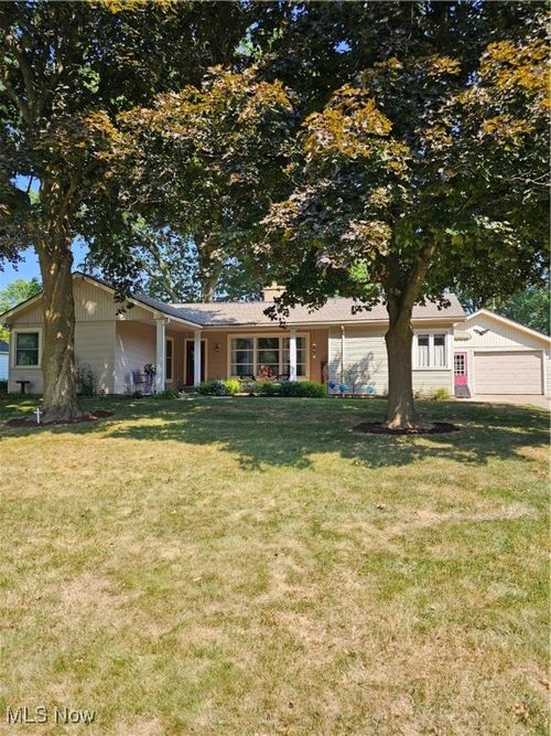 150 N Vine St, Columbiana, OH, 44408-1131 | Card Image