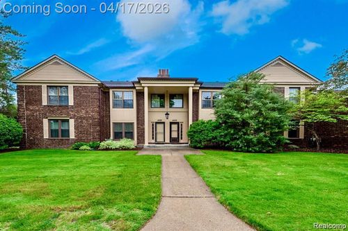 4426 Knightsbridge Ln, West Bloomfield, MI, 48323-1627 | Card Image