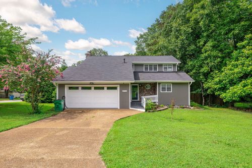 8930 Quail Run Dr, Chattanooga, TN, 37421-1330 | Card Image