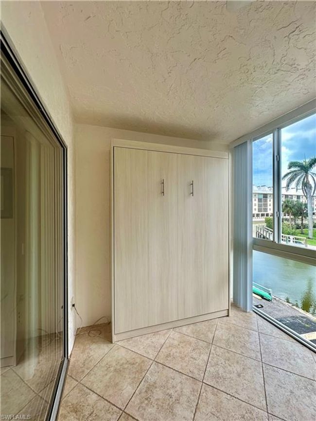 2 Murphy beds, 1 Queen in living area 1 Full in lanai | Image 18