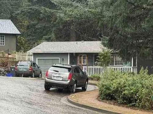 24715 Forest Ct, Veneta, OR, 97487-9775 | Card Image