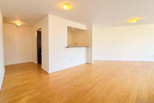 apt-4e-6070 Woodhaven Blvd, Elmhurst, NY, 11373-5539 | Card Image