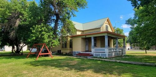 330 N Main St, Ipswich, SD, 57451-2033 | Card Image