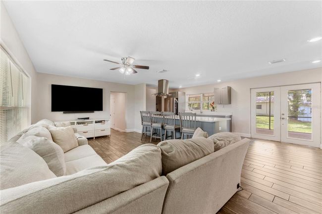 9819 Allen Rd, House other with 3 bedrooms, 2 bathrooms and null parking in Lithia FL | Image 8