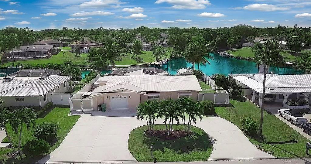 Calmoso Dr, Port Street Lucie, FL 34983