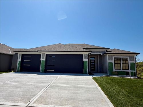 13755 Nw 70th St, Parkville, MO, 64152-1420 | Card Image