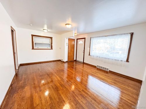 4227 Eastlawn Ave, Wayne, MI, 48184-1816 | Card Image