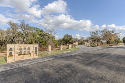 55 Camp Springs Ln, Georgetown, TX, 78633-4201 | Card Image