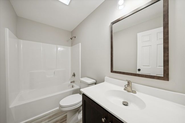 Main Floor Bathroom | Image 18