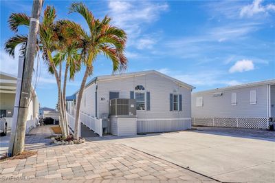 10 Nancy Lane, House other with 2 bedrooms, 2 bathrooms and null parking in Fort Myers Beach FL | Image 2