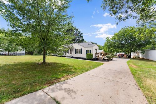 6455 Main St, Lula, GA, 30554-2979 | Card Image