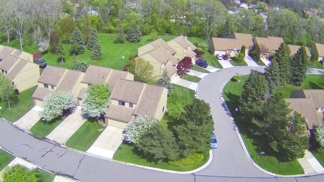 2179 Rochelle Park Dr, Condo with 2 bedrooms, 3 bathrooms and null parking in Rochester Hills MI | Image 38