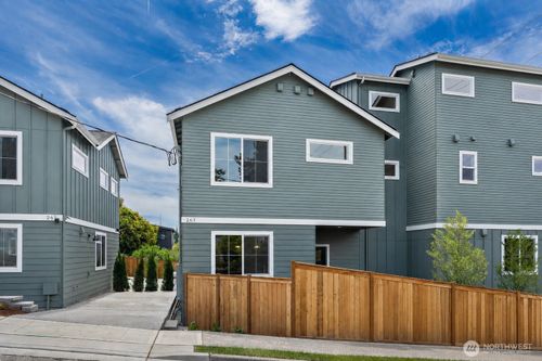 263 Nw 42nd St, Seattle, WA, 98107-4325 | Card Image