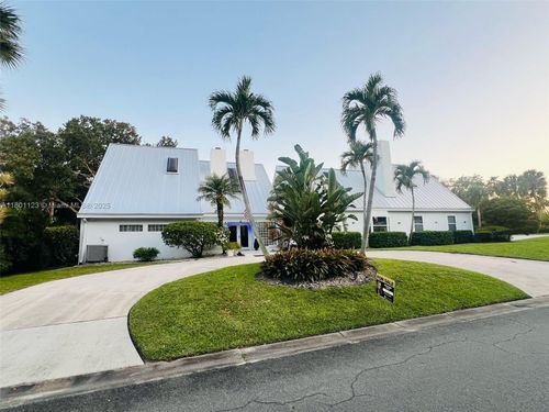 9 Quail Run Ln, Sewalls Point, FL, 34996-6602 | Card Image