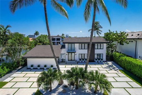 3322 Ne 166th St, North Miami Beach, FL, 33160-3844 | Card Image