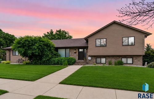 3509 E 49th St Street, Sioux Falls, SD, 57103 | Card Image
