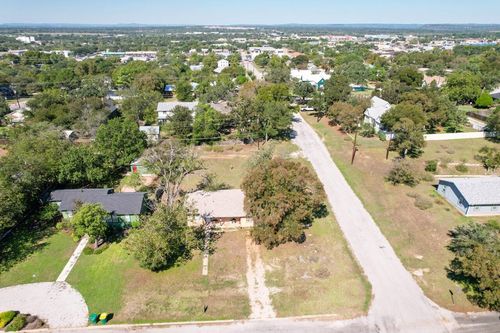 616 Avenue D, Marble Falls, TX, 78654-5826 | Card Image