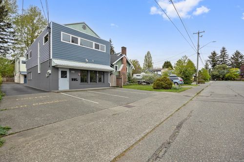 571 Mcphee Ave, Courtenay, BC, V9N2Z7 | Card Image