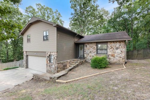 16 Rockledge Pl, Maumelle, AR, 72113-6005 | Card Image