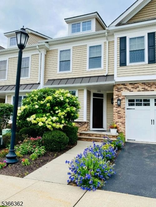 103 Echo Ridge Way, Mountainside, NJ, 07092-2725 | Card Image