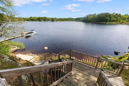52 Lakeshore Dr, Essex, MA, 01929-1161 | Card Image
