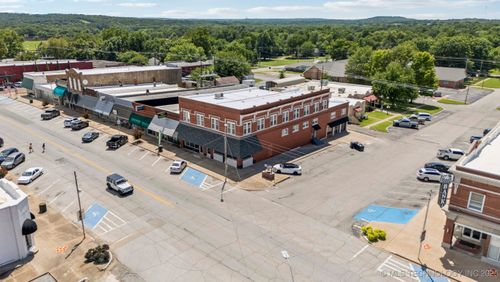 100 S Broadway St, Cleveland, OK, 74020-4615 | Card Image