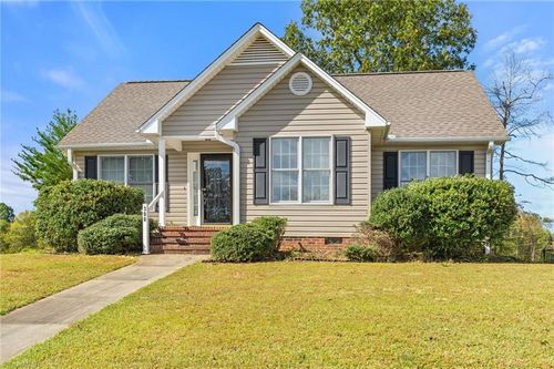 300 Manning Way, Elon, NC, 27244-7953 | Card Image