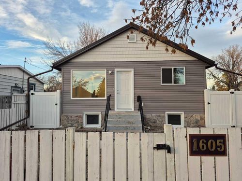 1605 3 Ave N, Lethbridge, AB, T1H0J7 | Card Image