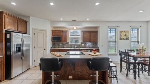 2111 Hunter Dr, Pea Ridge, AR, 72751-3909 | Card Image