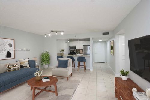 apt-305-850 N Miami Ave, Miami, FL, 33136-3525 | Card Image