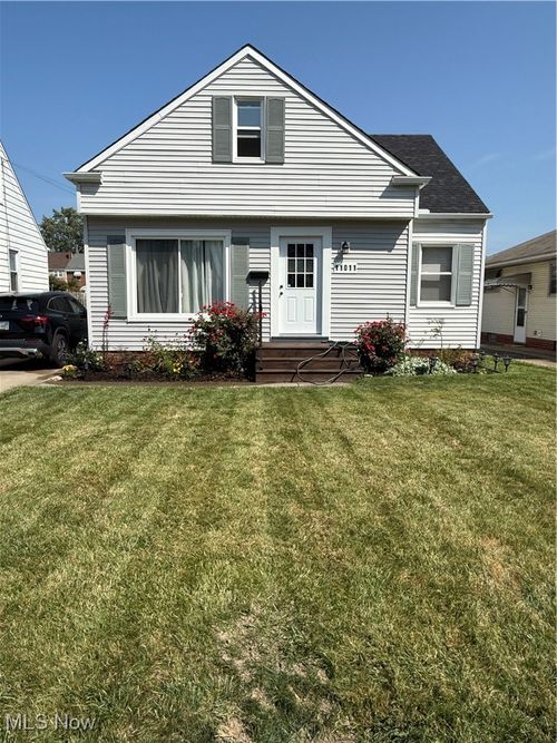 11011 Wallingford Ave, Garfield Heights, OH, 44125-2745 | Card Image