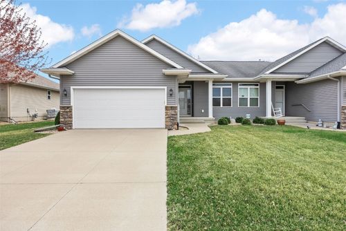 345 Shannon Dr, Robins, IA, 52328-4706 | Card Image