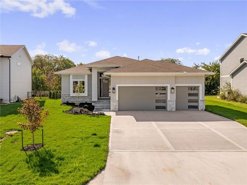 25128 W 141st Ter, Olathe, KS, 66061-7663 | Card Image