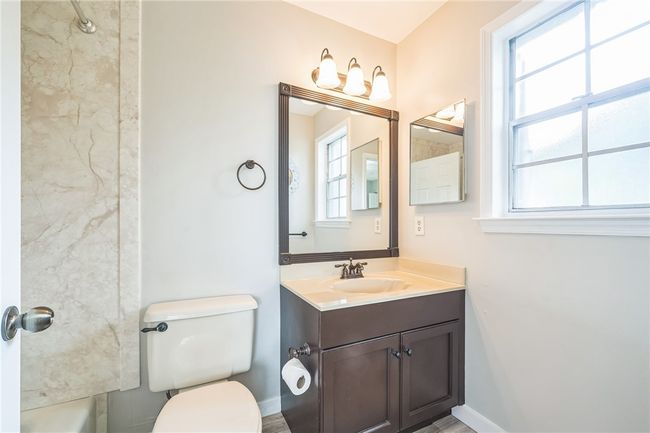 Full bath in second bedroom | Image 27