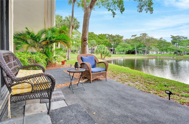 APT-112 - 2304 S Cypress Bend Dr, Condo with 1 bedrooms, 2 bathrooms and null parking in Pompano Beach FL | Image 6