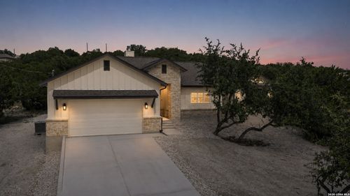831 Lasso Loop, Canyon Lake, TX, 78133-2052 | Card Image