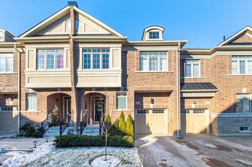 8 Ruffle Lane, Richmond Hill, ON, L4E0W3 | Card Image