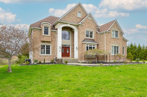 3 Trinity Way, Lagrangeville, NY, 12540-5218 | Card Image