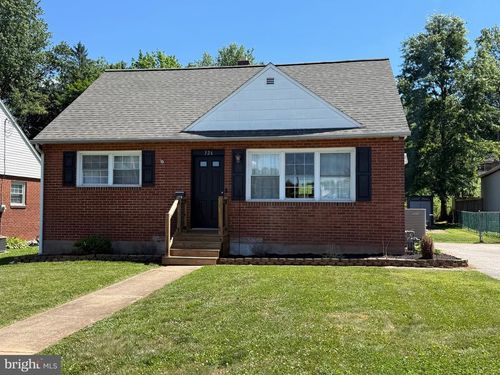 326 E Roosevelt Ave, MIDDLETOWN, PA, 17057-2332 | Card Image