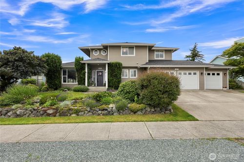 517 Sw Dyer St, Oak Harbor, WA, 98277-5123 | Card Image
