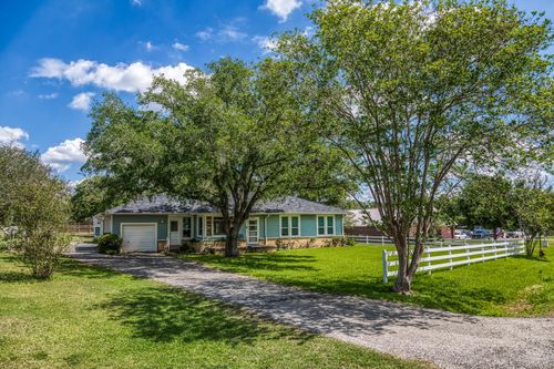 1524 Highway 159 W, Bellville, TX, 77418-1922 | Card Image