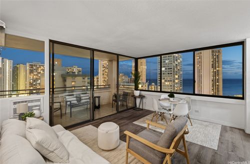 2503-2410 Cleghorn St, Honolulu, HI, 96815-3134 | Card Image