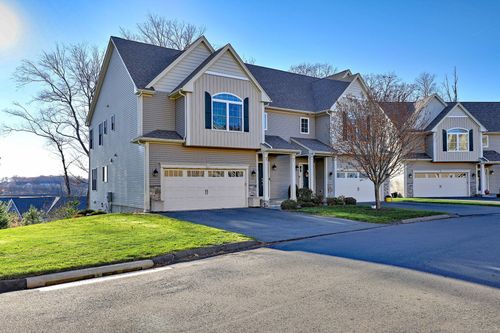 126-126 Wells View Rd, Shelton, CT, 06484-5661 | Card Image