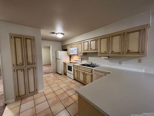 apt-901-2611 Eisenhauer Rd, San Antonio, TX, 78209-3469 | Card Image