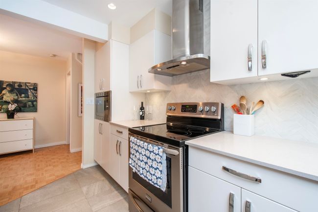 245 E 17 Th Street, Townhouse with 3 bedrooms, 2 bathrooms and 2 parking in North Vancouver BC | Image 14
