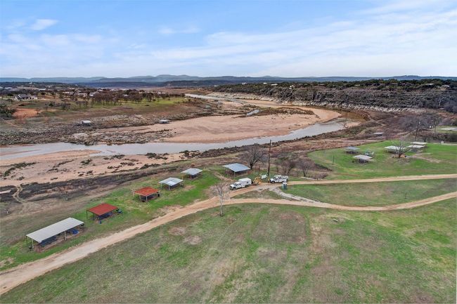 205 Singleton Dr, House other with 1 bedrooms, 1 bathrooms and 4 parking in Spicewood TX | Image 33