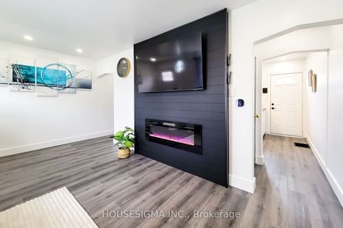 5 Martha St, Hamilton, ON, L8H2B8 | Card Image