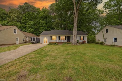 560 Denver Avenue, Chesapeake, VA, 23322 | Card Image