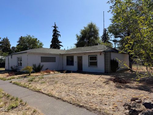 240 Nw Birch Avenue, Redmond, OR, 97756 | Card Image